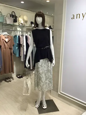 ANY SIS スタッフ コーディネート画像