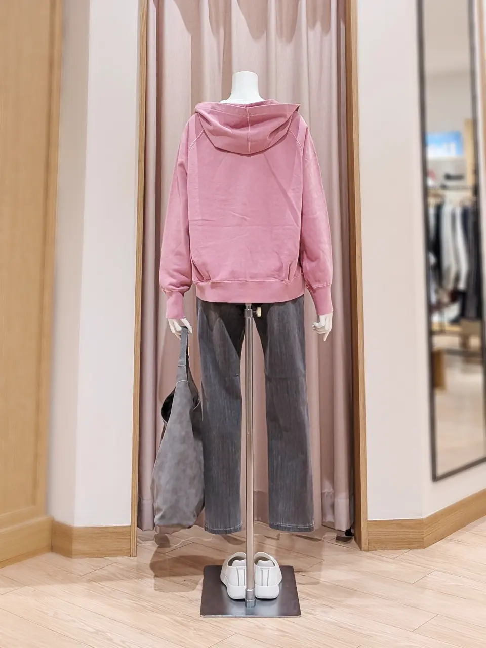 ANY 岩田 コーディネート画像