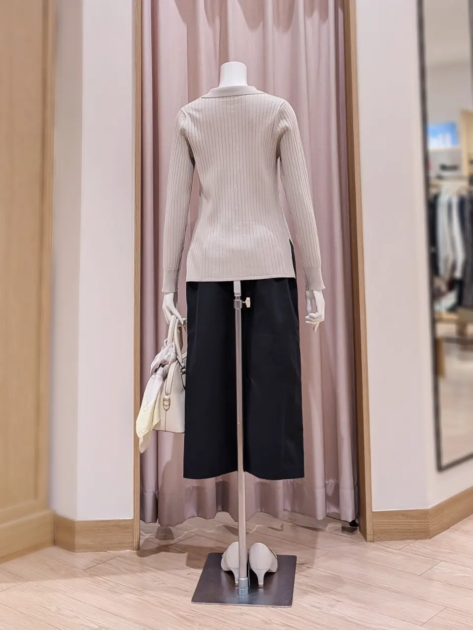 ANY SIS 岩田 コーディネート画像