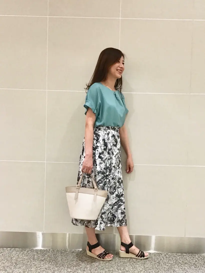 ANY SIS スタッフ コーディネート画像