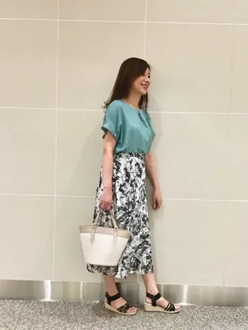 ANY SIS スタッフ コーディネート画像