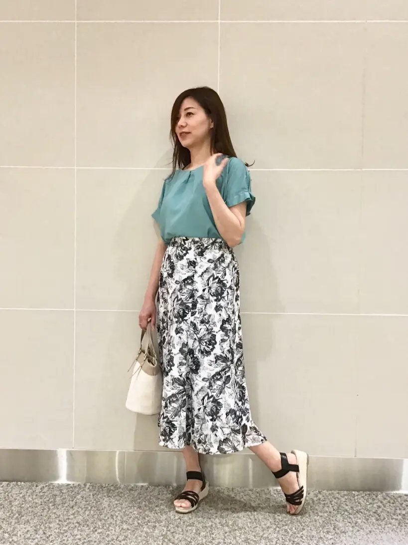 ANY SIS スタッフ コーディネート画像