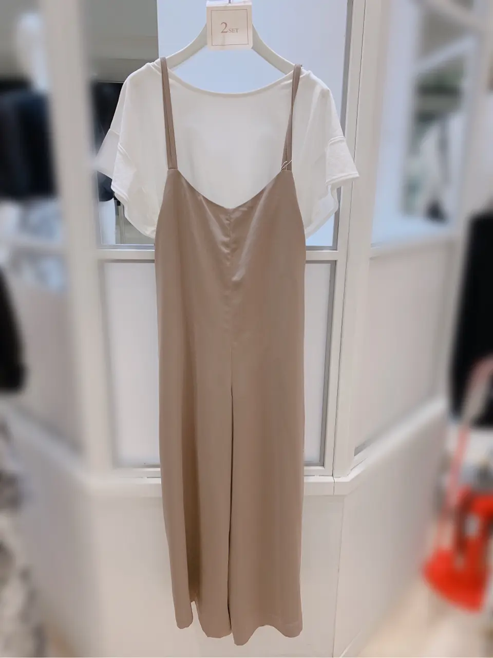 ANY SIS 新井 コーディネート画像