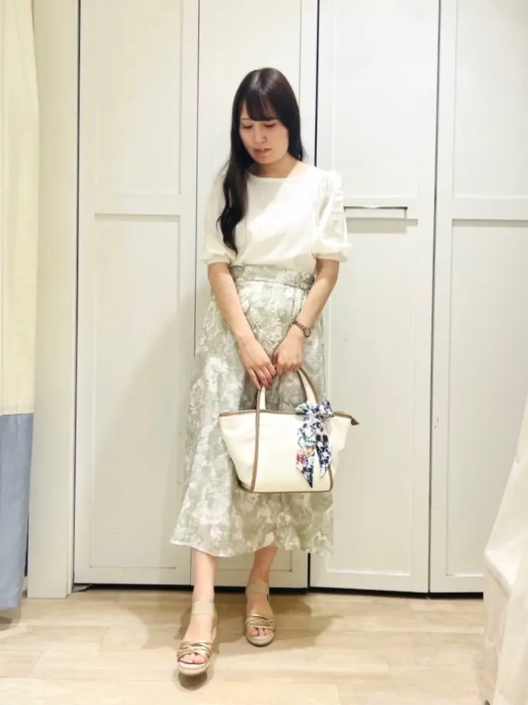 ANY SIS スタッフ コーディネート画像