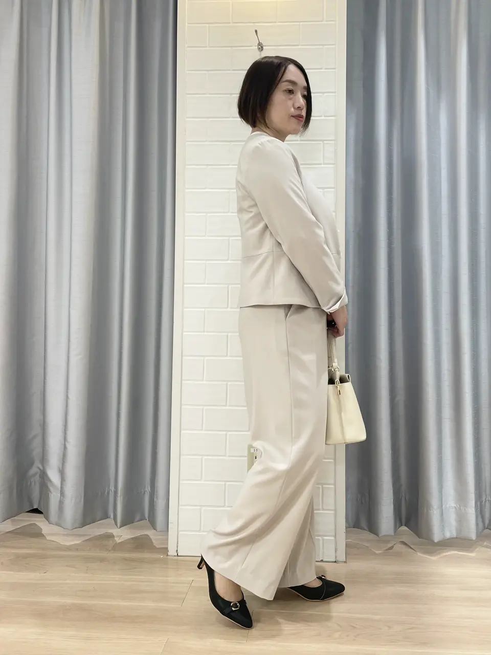 ANY SIS 丸岡 コーディネート画像