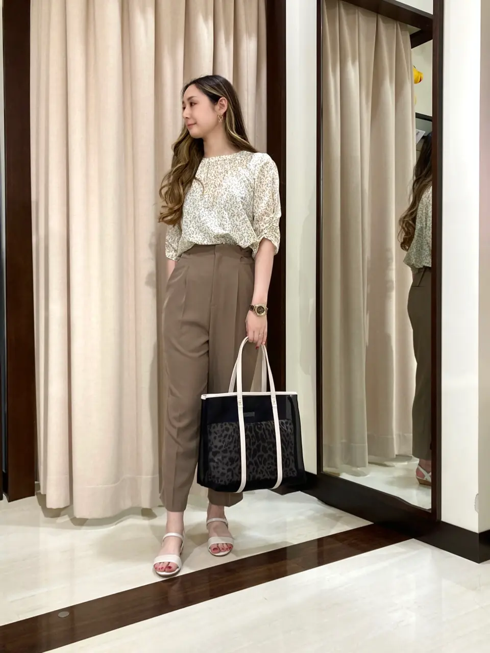 ANY SIS STAFF コーディネート画像