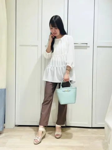 ANY SIS スタッフ コーディネート画像