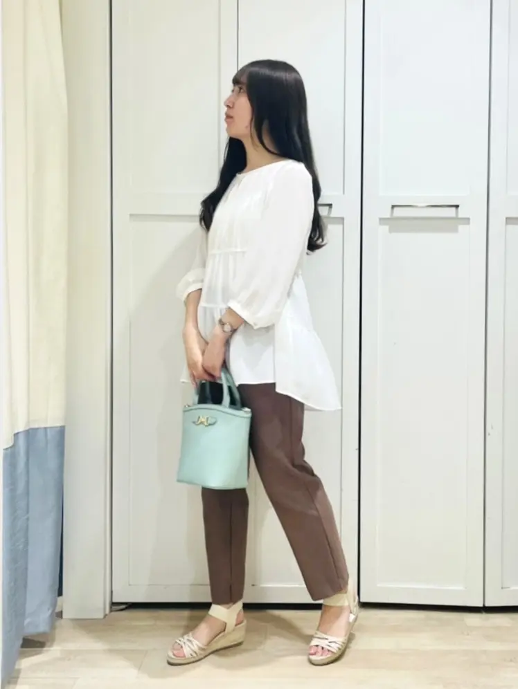 ANY SIS スタッフ コーディネート画像