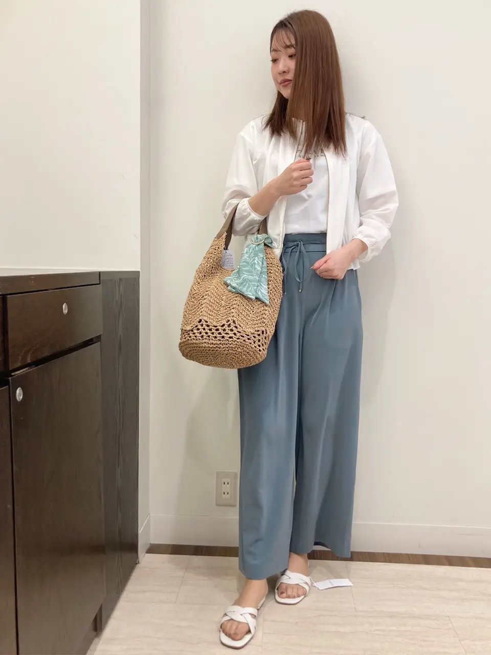 ANY SIS スタッフ コーディネート画像