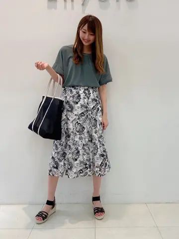 ANY SIS スタッフ コーディネート画像