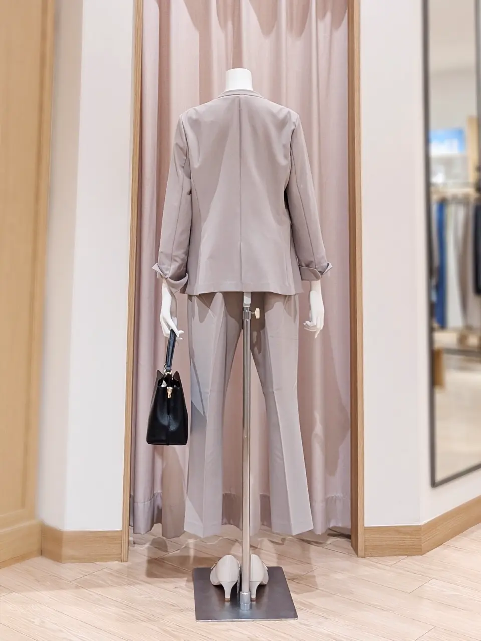 ANY SIS 岩田 コーディネート画像