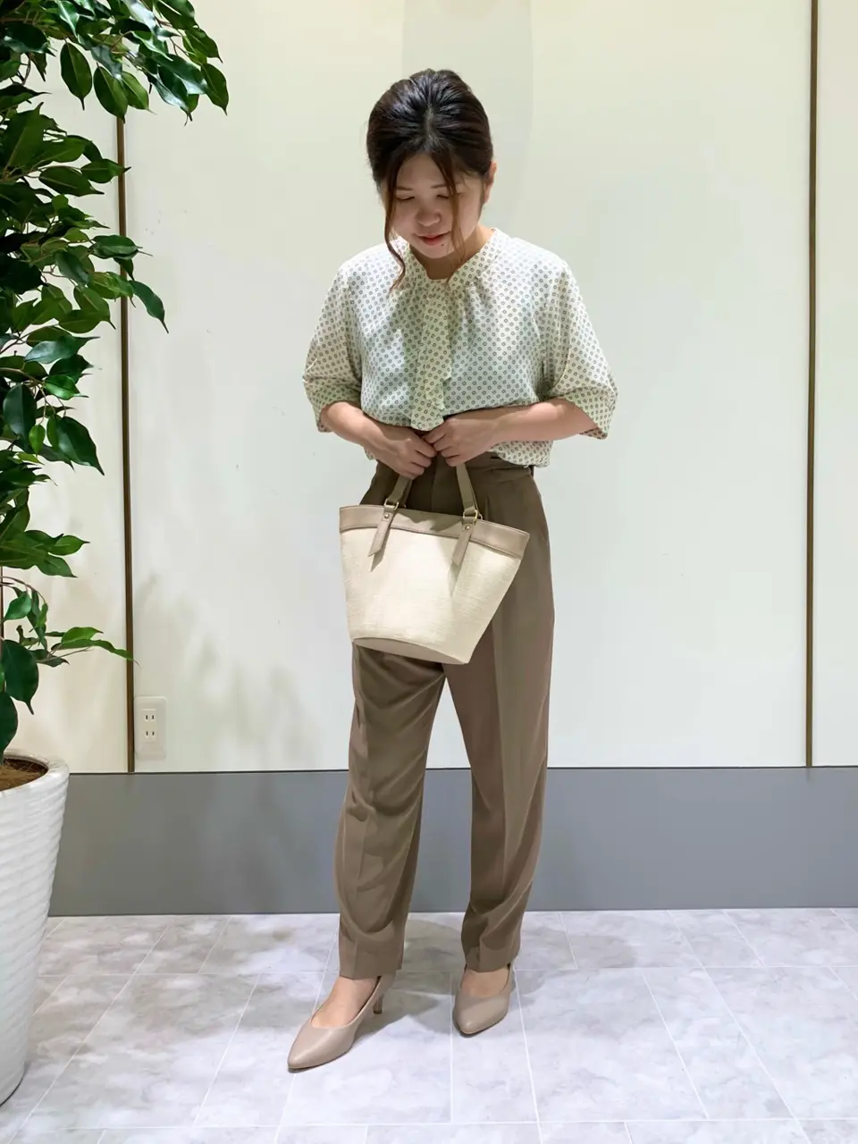 ANY SIS スタッフ コーディネート画像