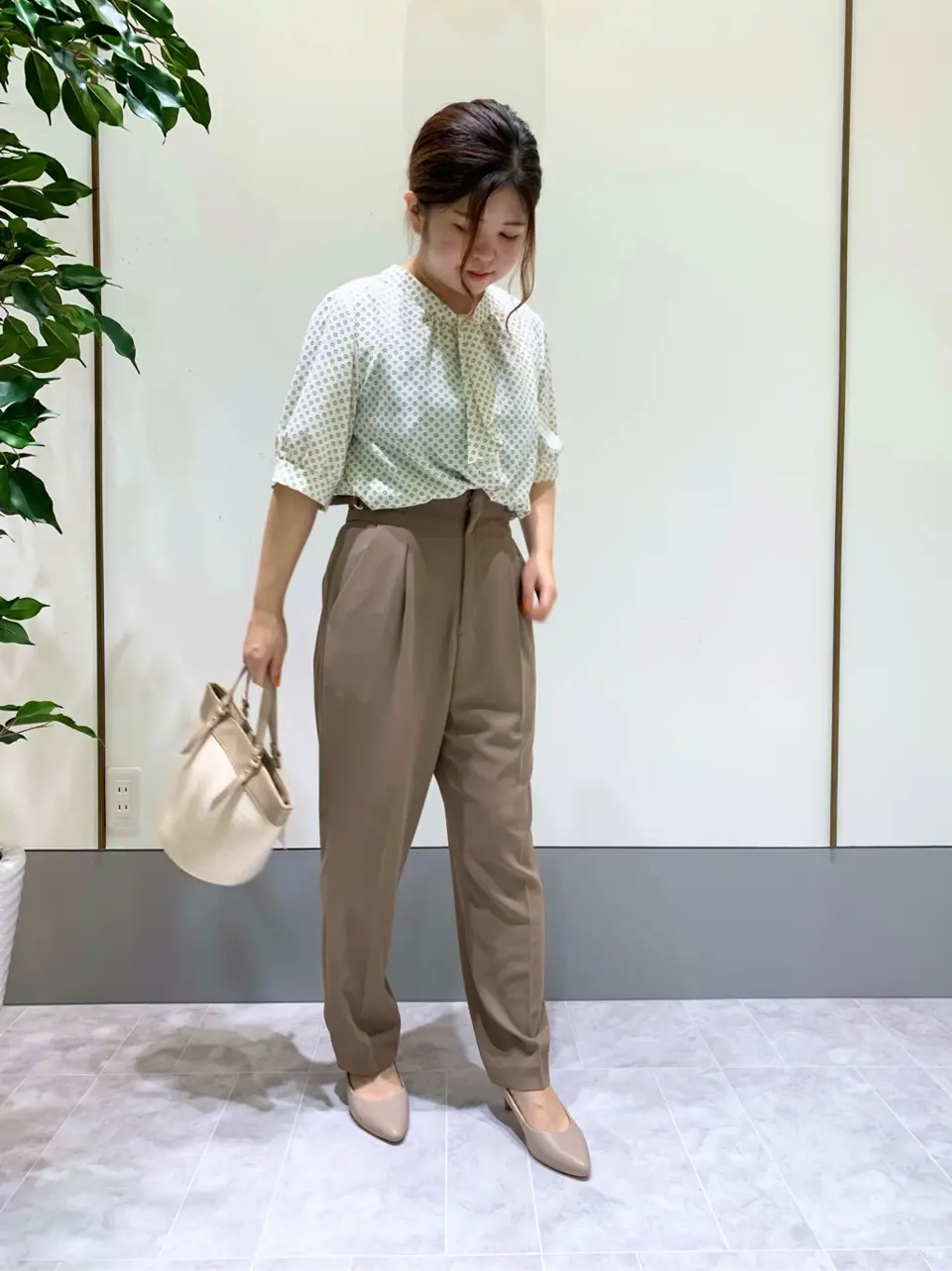 ANY SIS スタッフ コーディネート画像