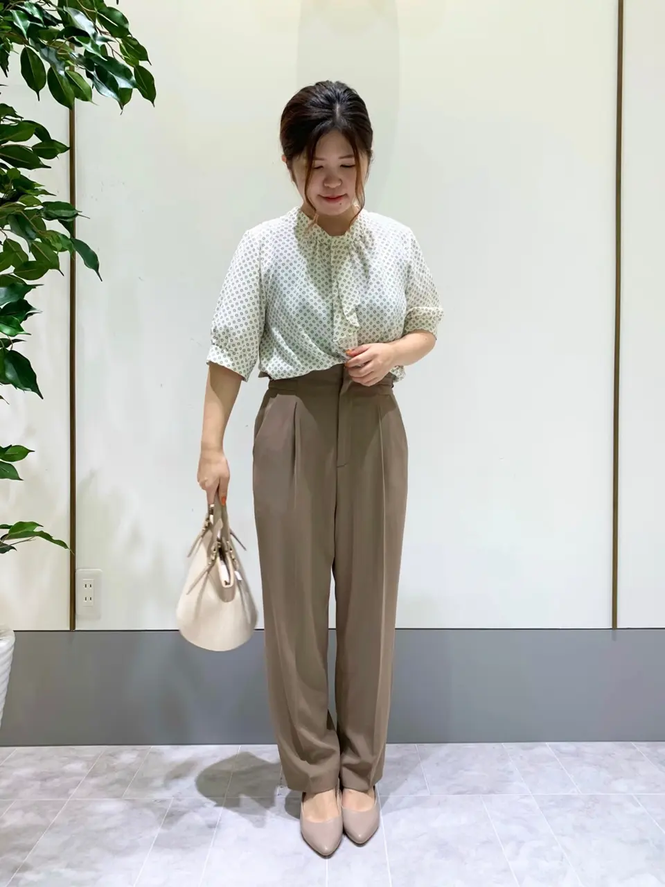 ANY SIS スタッフ コーディネート画像