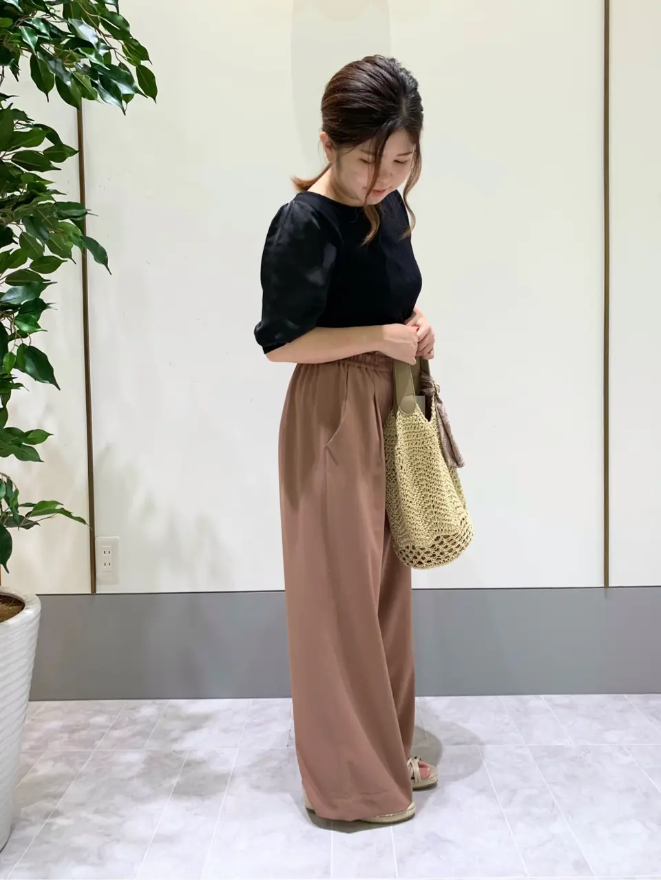 ANY SIS スタッフ コーディネート画像