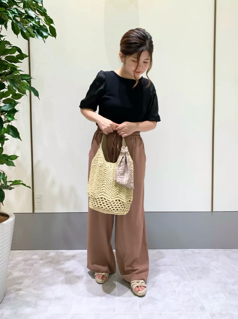 ANY SIS スタッフ コーディネート画像