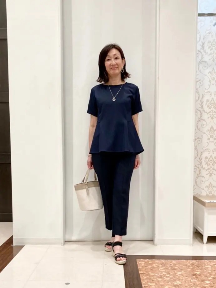 ANY SIS スタッフ コーディネート画像