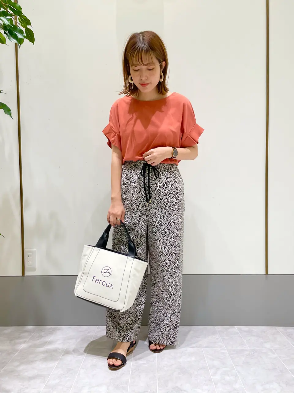 ANY SIS スタッフ コーディネート画像