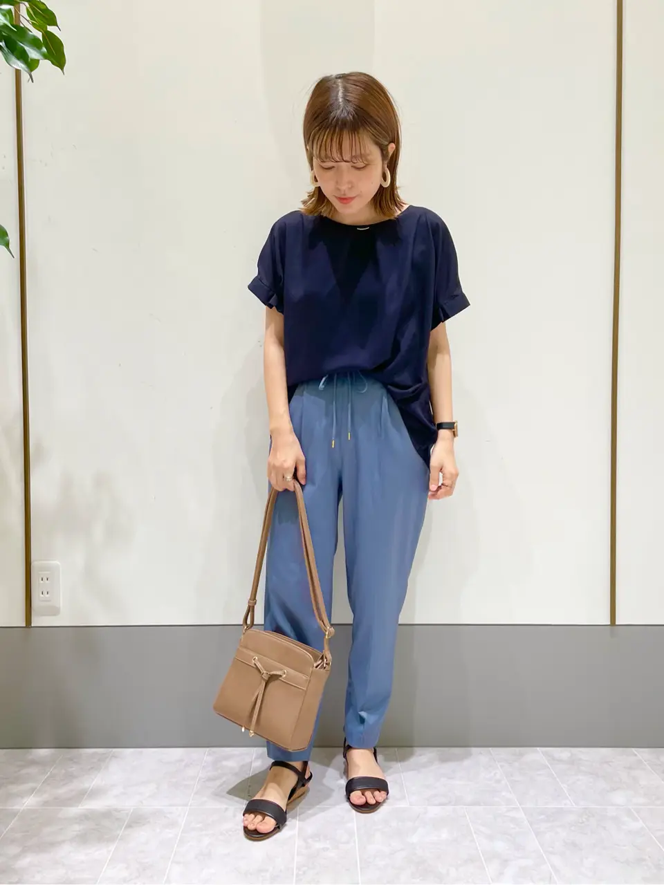 ANY SIS スタッフ コーディネート画像