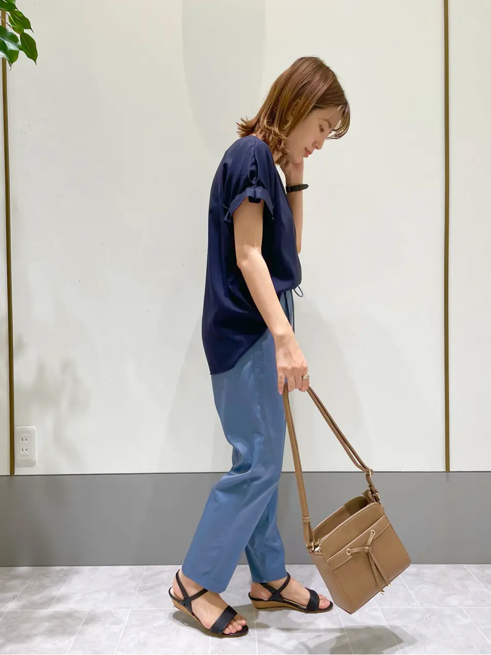 ANY SIS スタッフ コーディネート画像