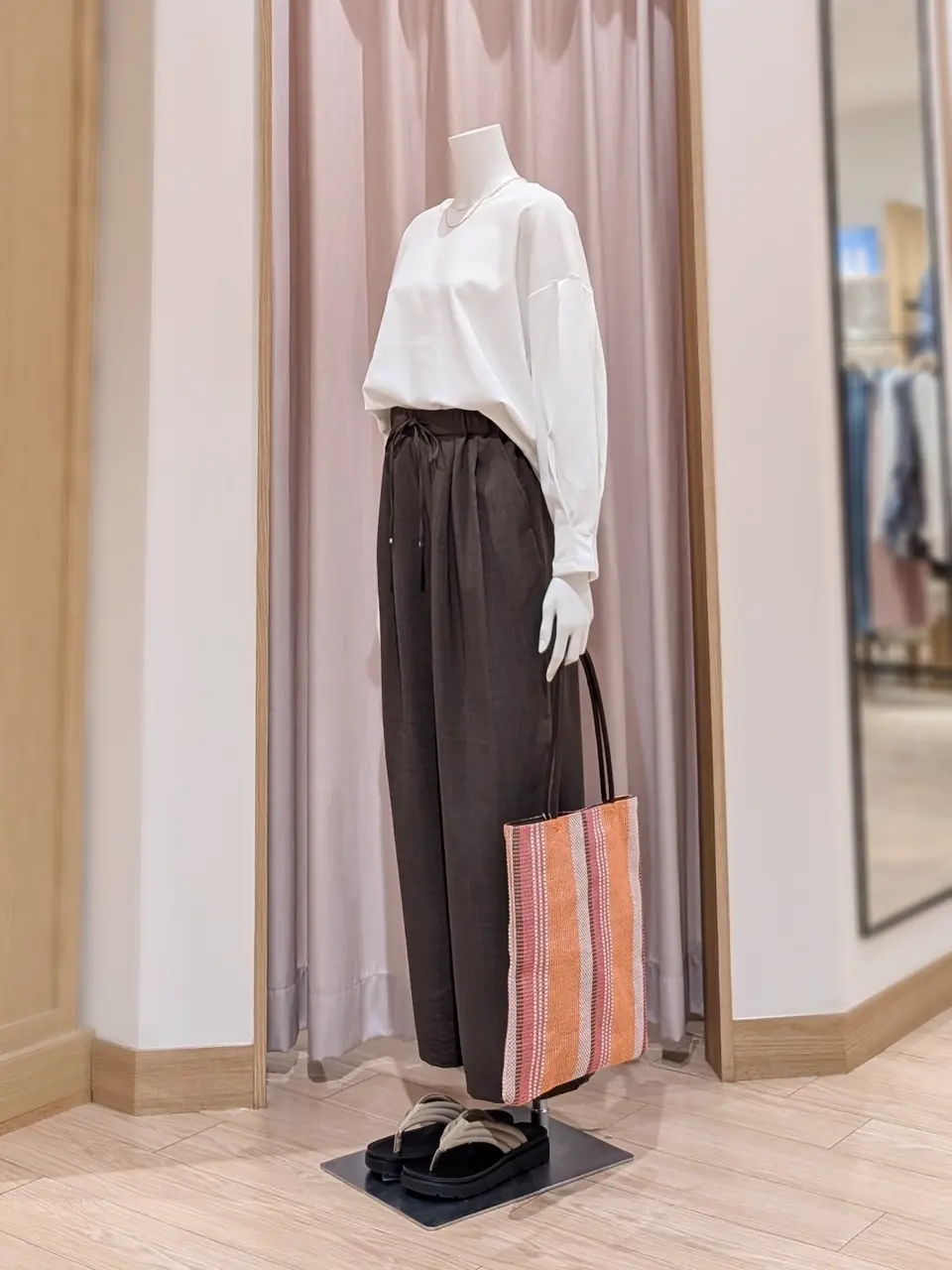 ANY 岩田 コーディネート画像