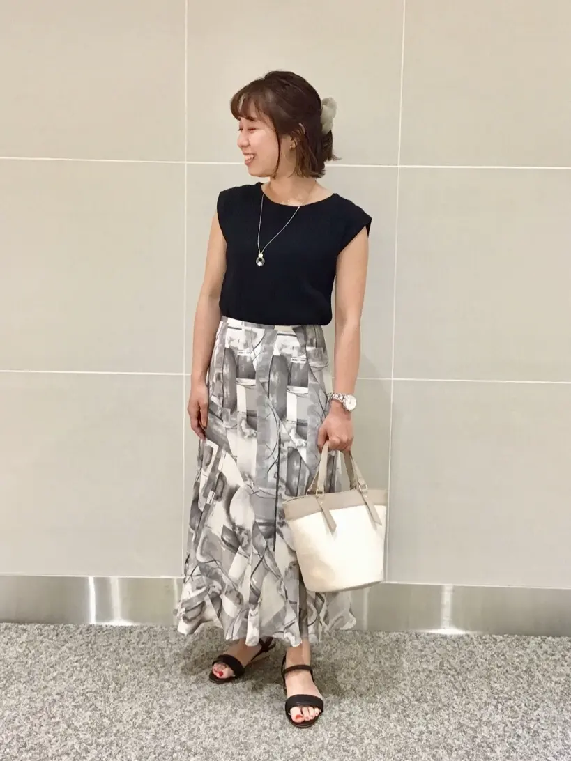 ANY SIS スタッフ コーディネート画像