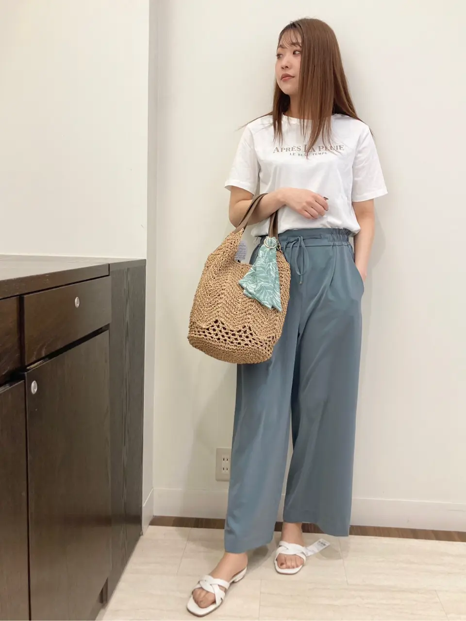 ANY SIS スタッフ コーディネート画像