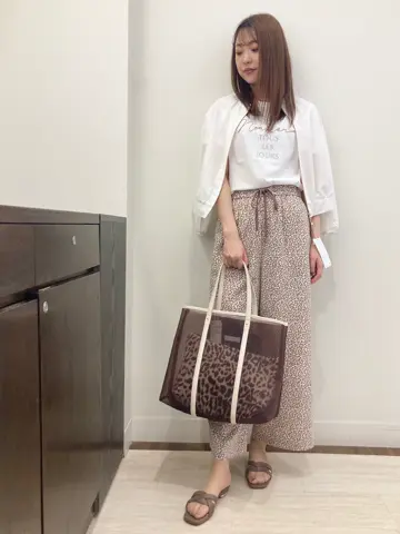 ANY SIS スタッフ コーディネート画像