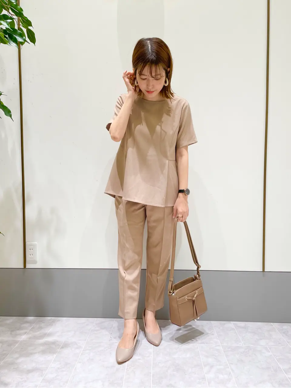 ANY SIS スタッフ コーディネート画像