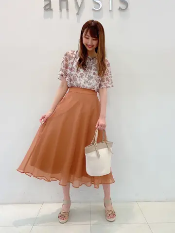 ANY SIS スタッフ コーディネート画像