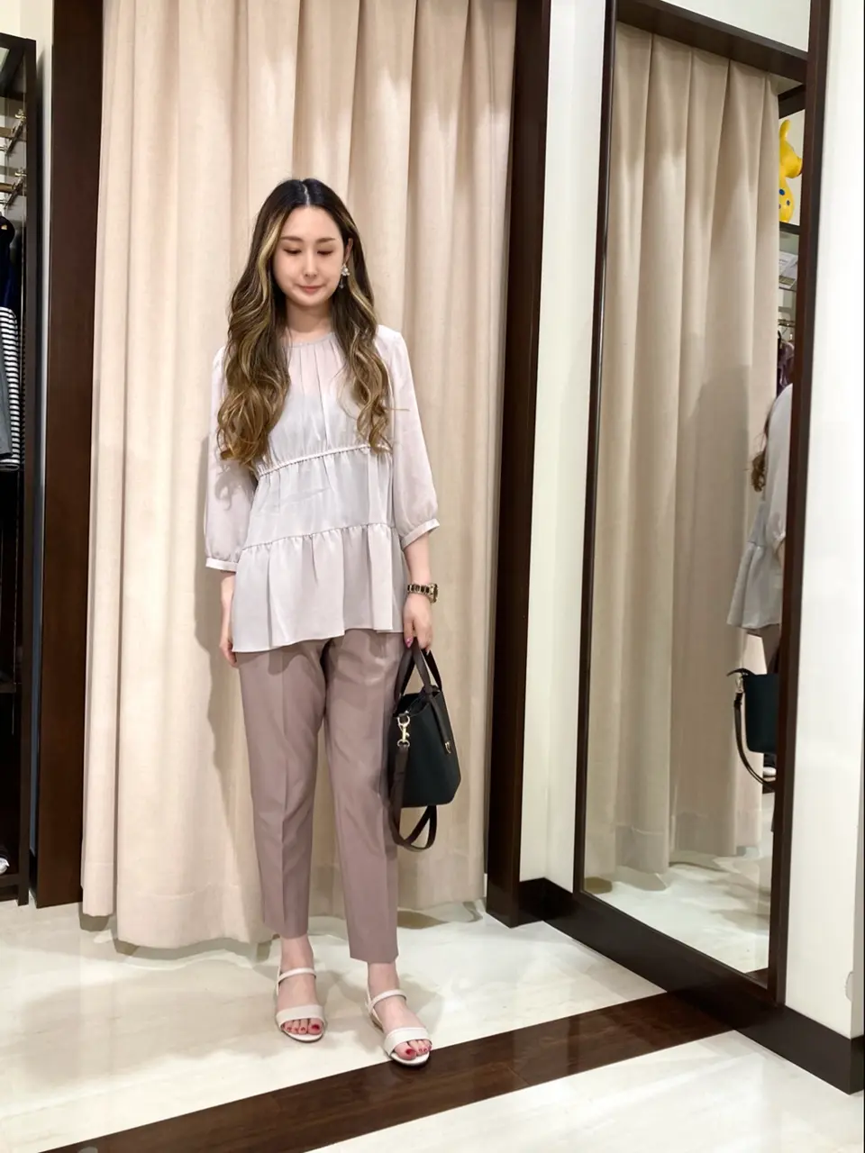 ANY SIS STAFF コーディネート画像