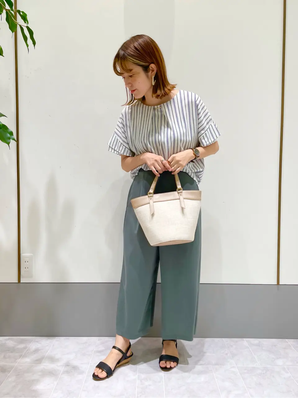 ANY SIS スタッフ コーディネート画像