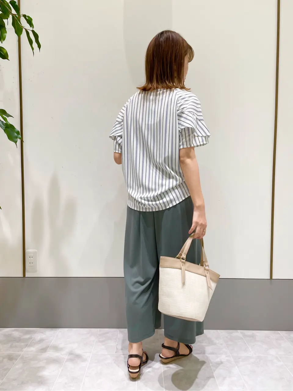 ANY SIS スタッフ コーディネート画像