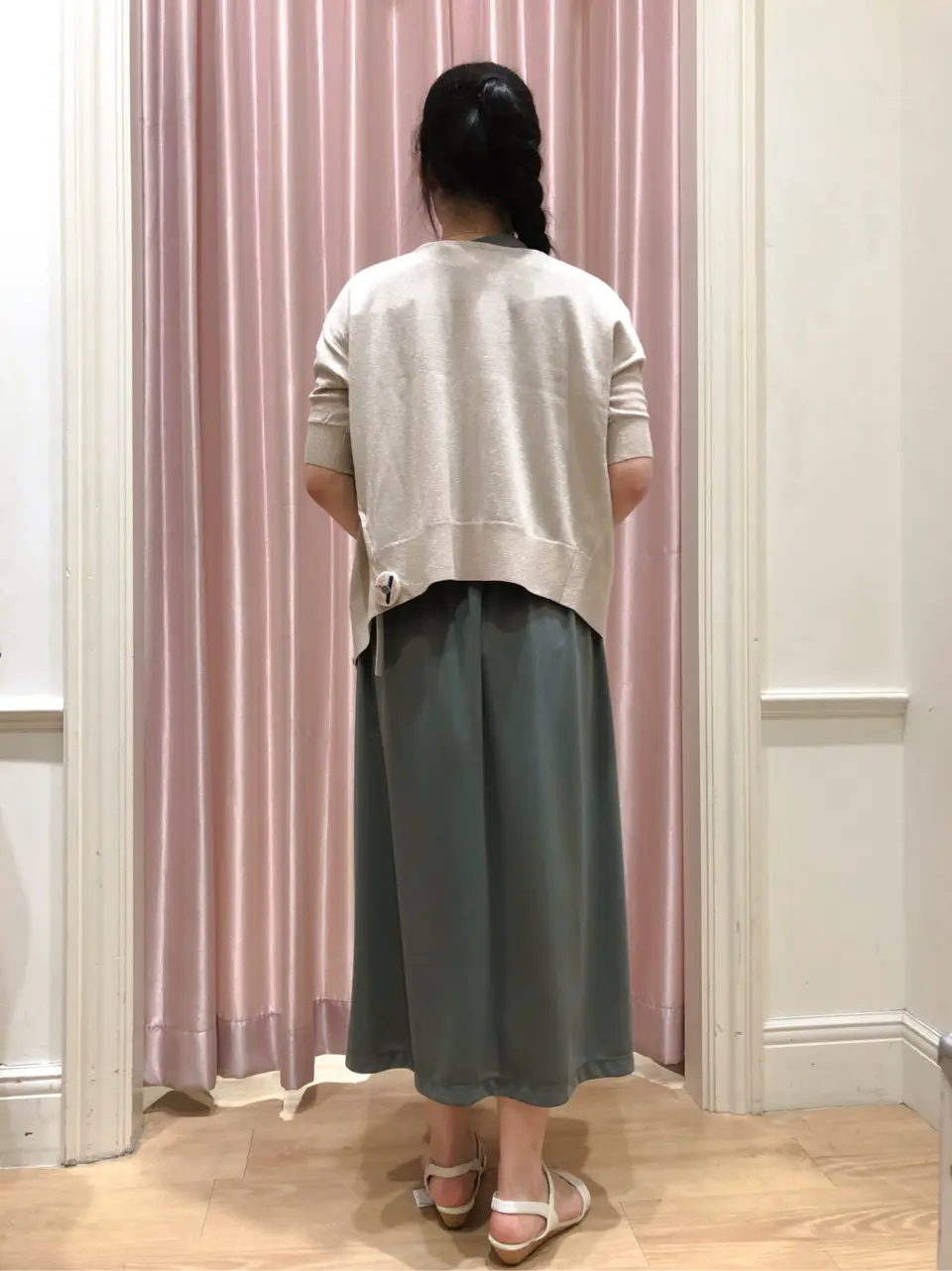 ANY SIS スタッフ コーディネート画像