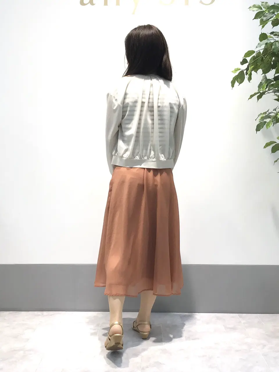 ANY SIS 岡本 コーディネート画像