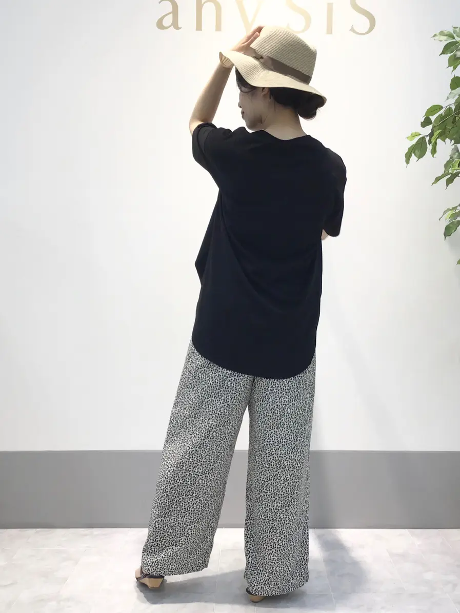 ANY SIS 岡本 コーディネート画像