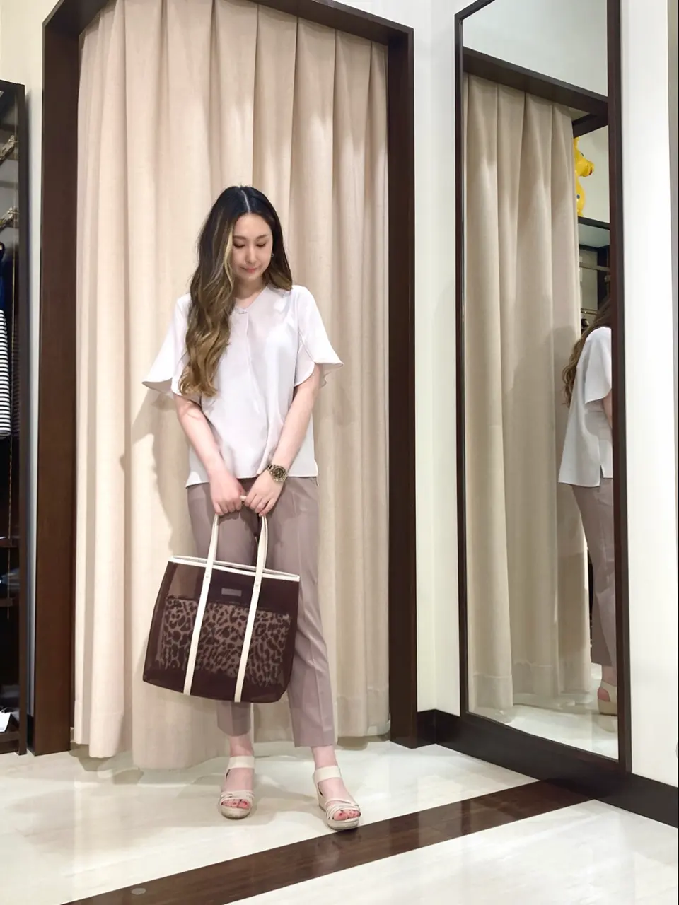 ANY SIS STAFF コーディネート画像