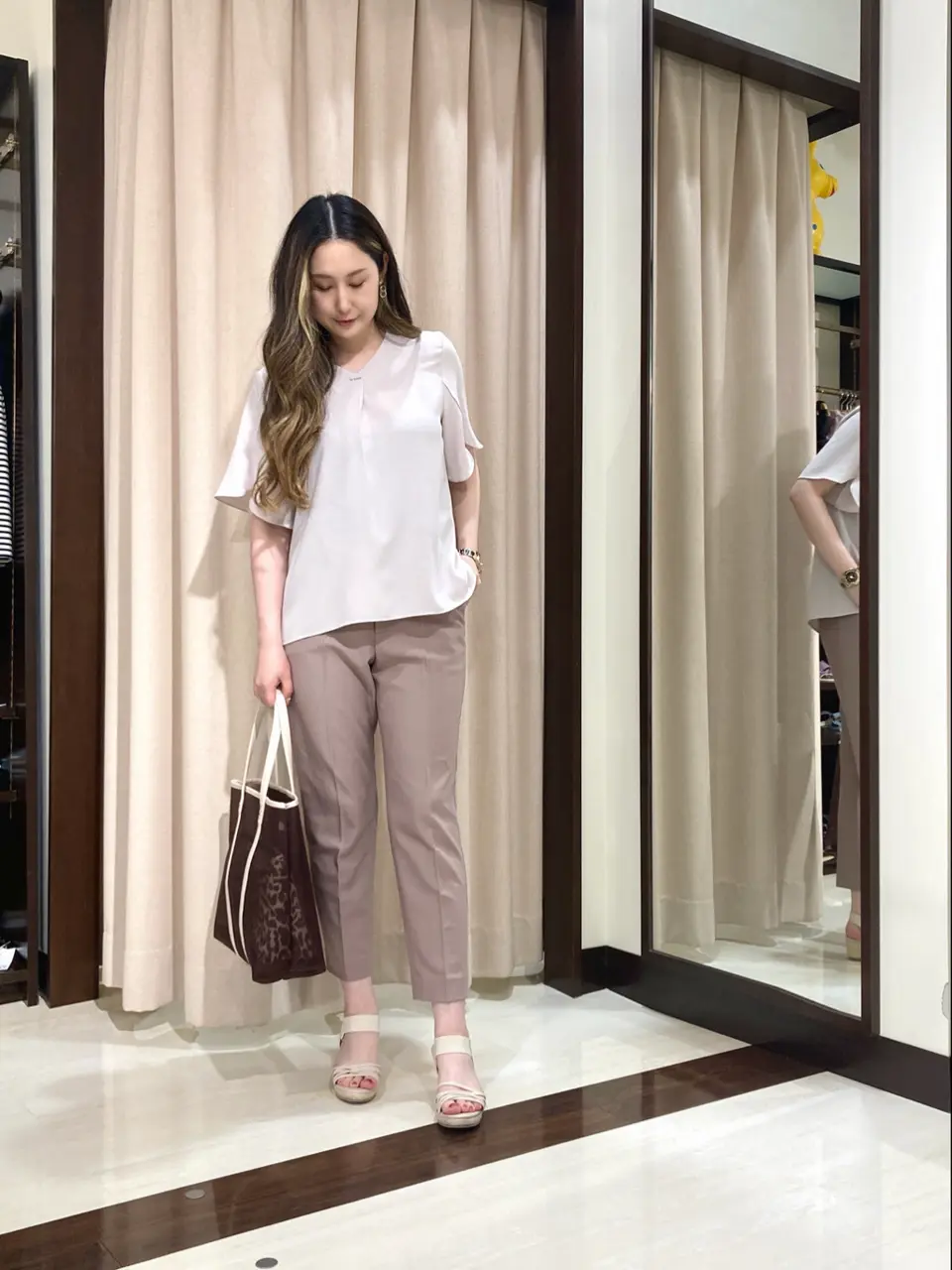 ANY SIS STAFF コーディネート画像