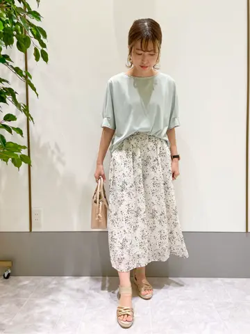 ANY SIS スタッフ コーディネート画像