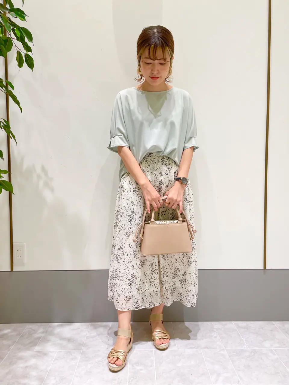 ANY SIS スタッフ コーディネート画像