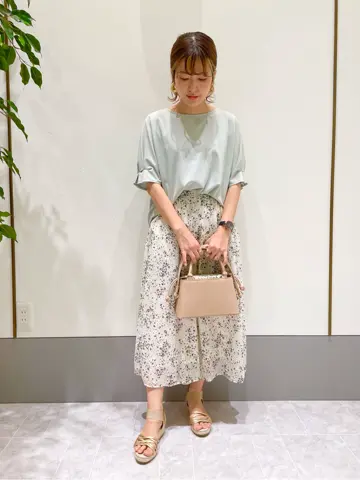 ANY SIS スタッフ コーディネート画像