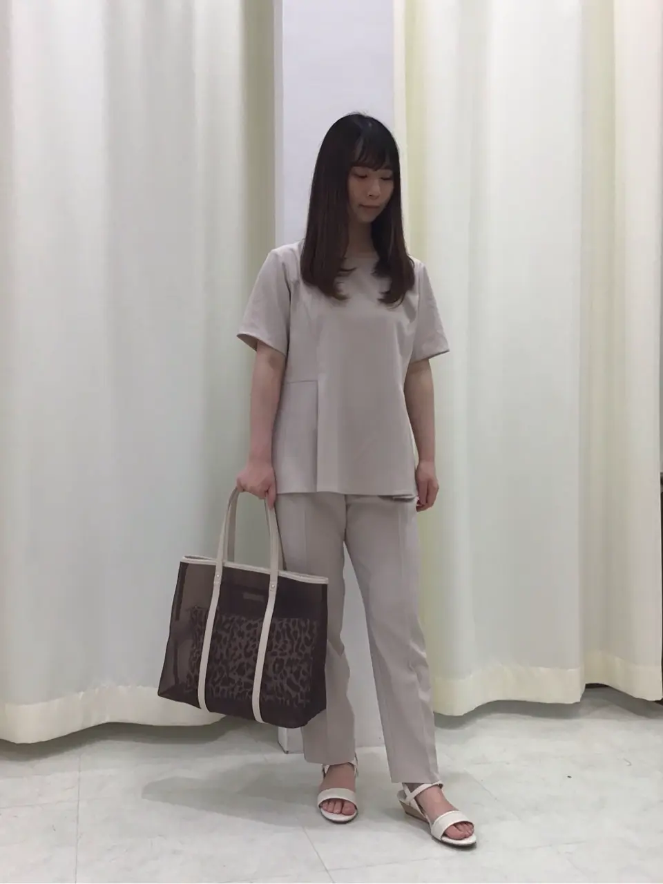 ANY SIS スタッフ コーディネート画像