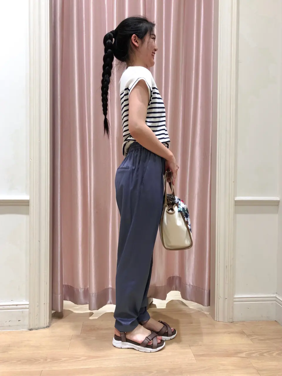 ANY SIS スタッフ コーディネート画像