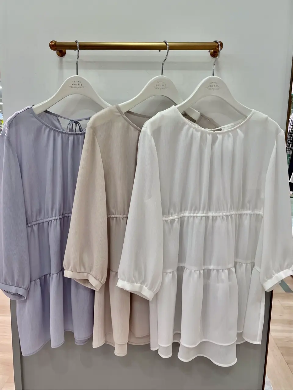 ANY SIS 咲本 コーディネート画像