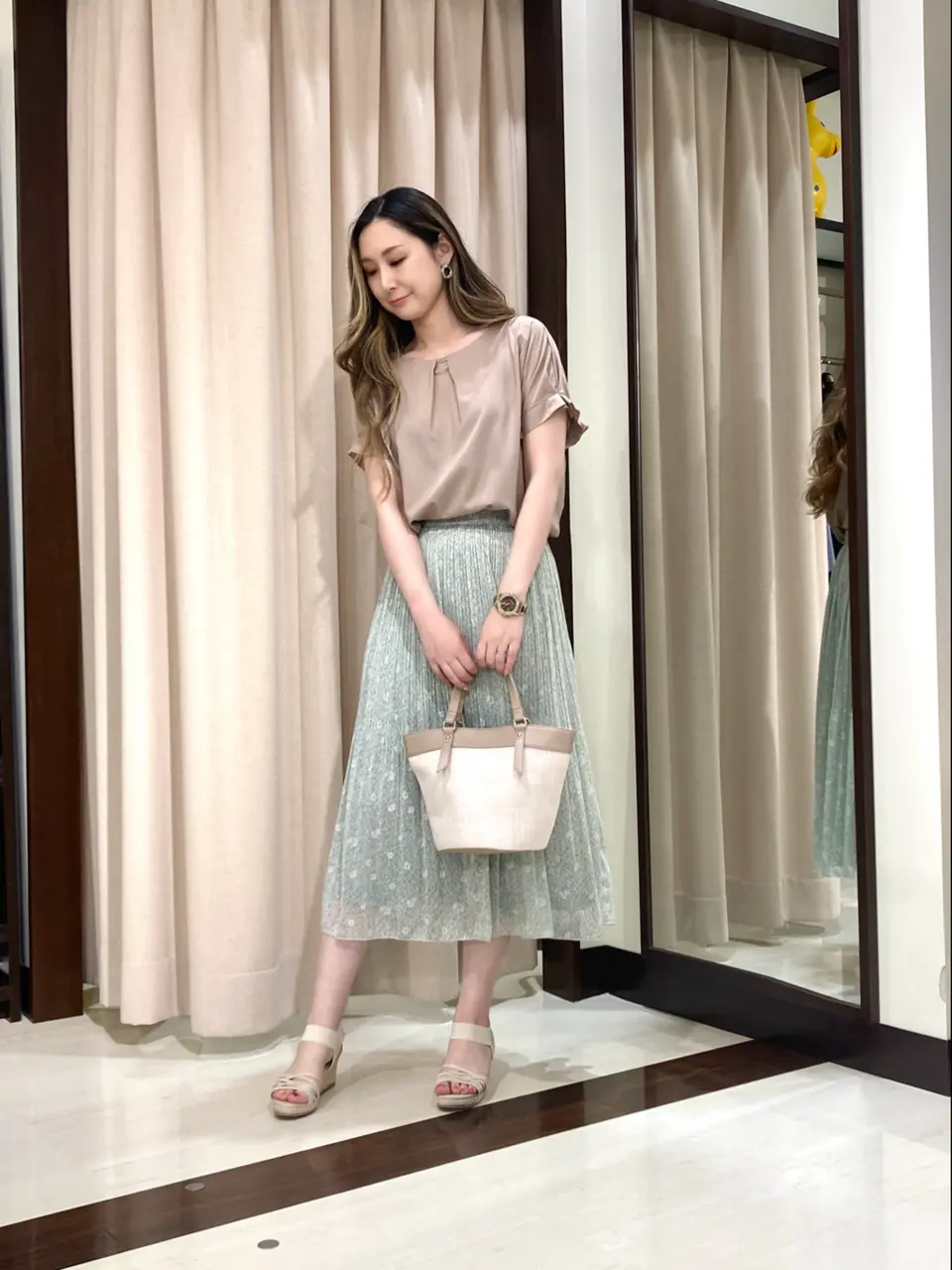 ANY SIS STAFF コーディネート画像