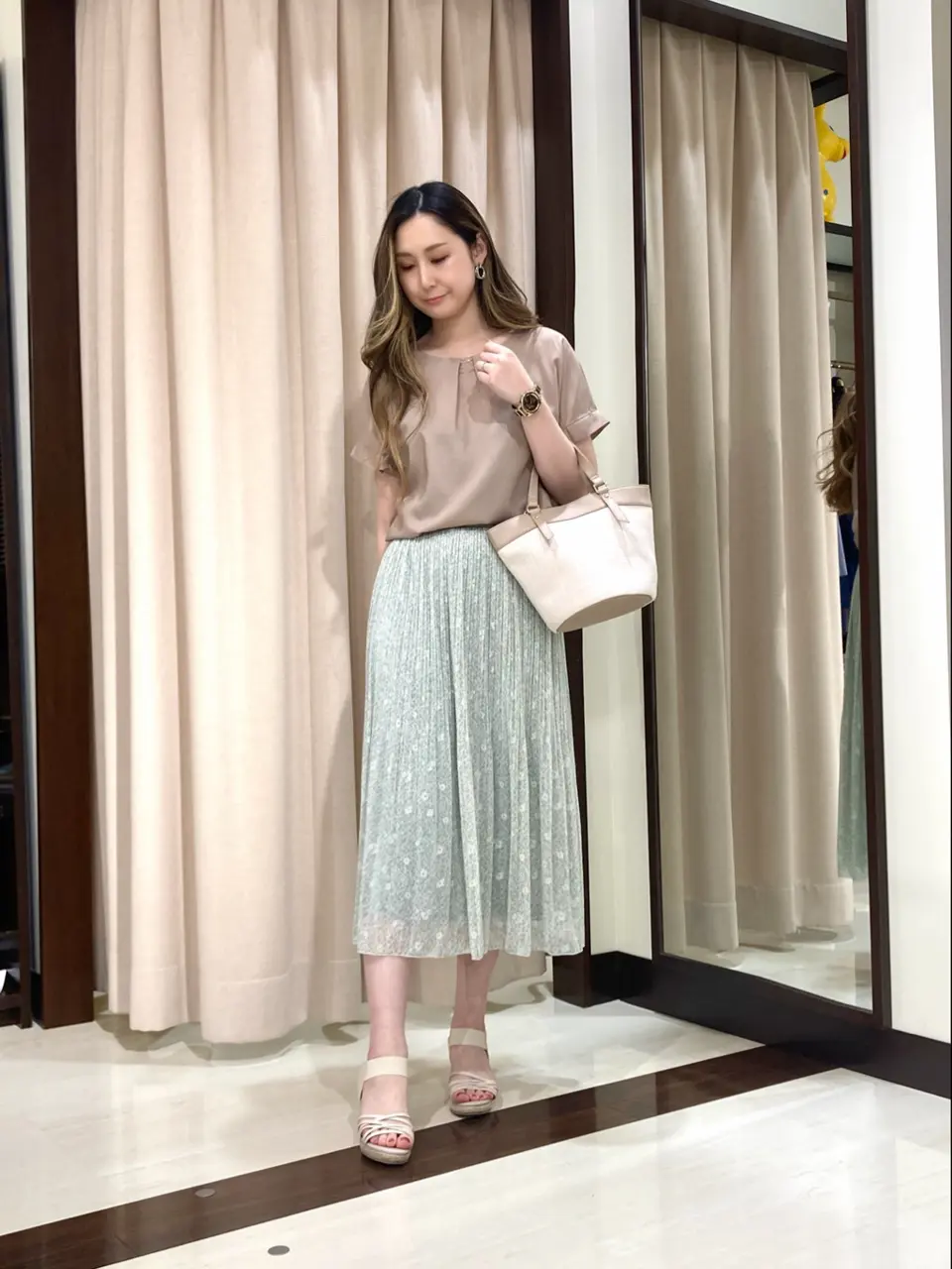 ANY SIS STAFF コーディネート画像