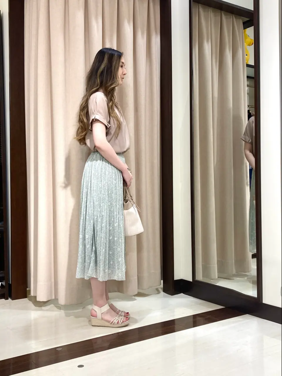 ANY SIS STAFF コーディネート画像