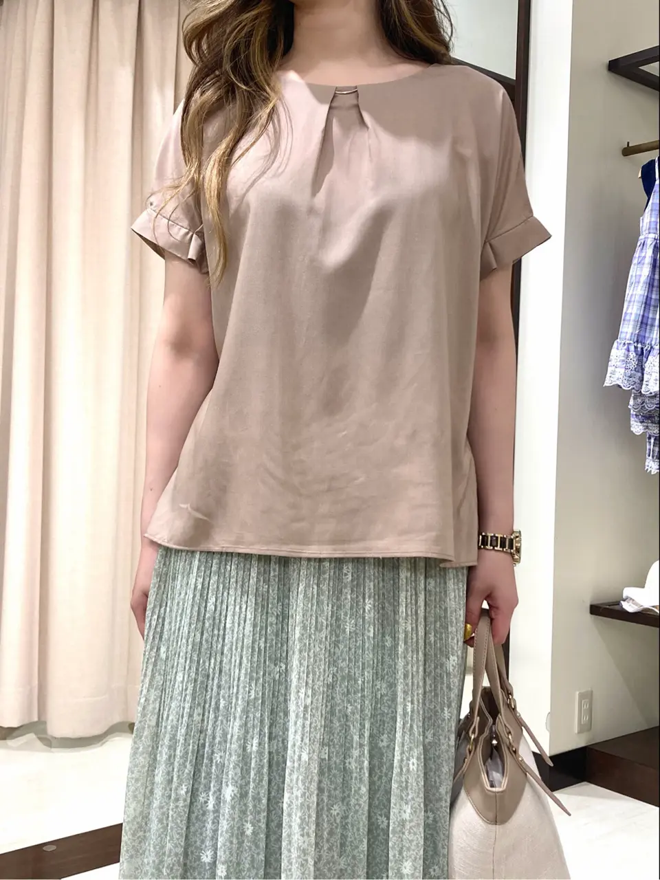 ANY SIS STAFF コーディネート画像