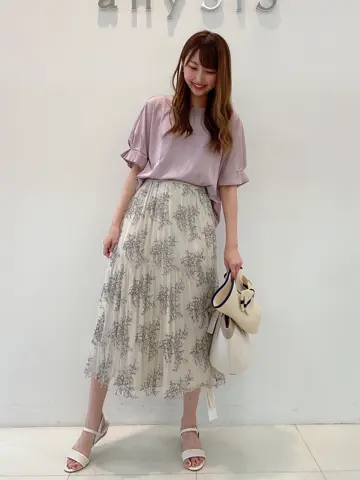 ANY SIS スタッフ コーディネート画像