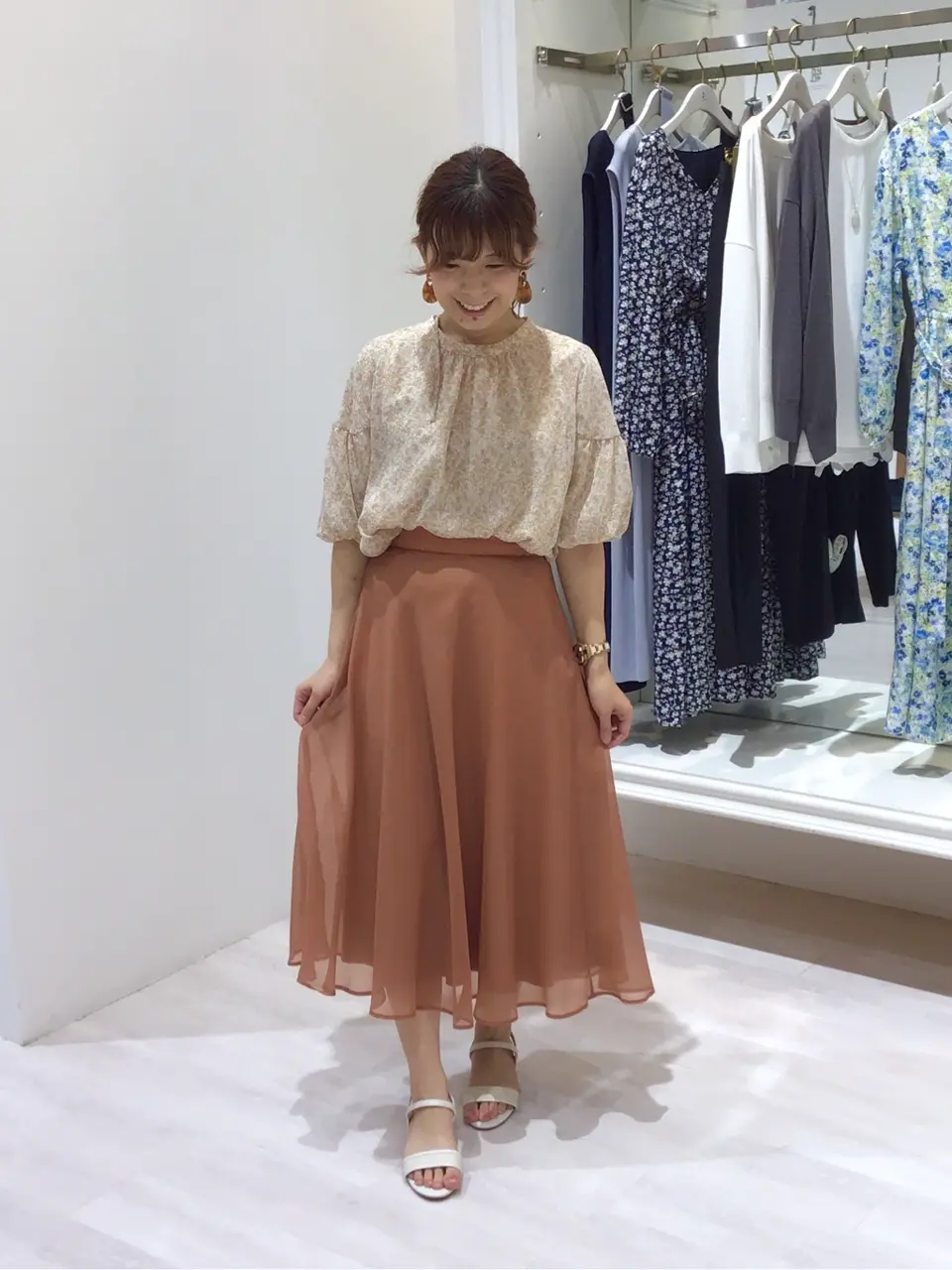 ANY SIS スタッフ コーディネート画像